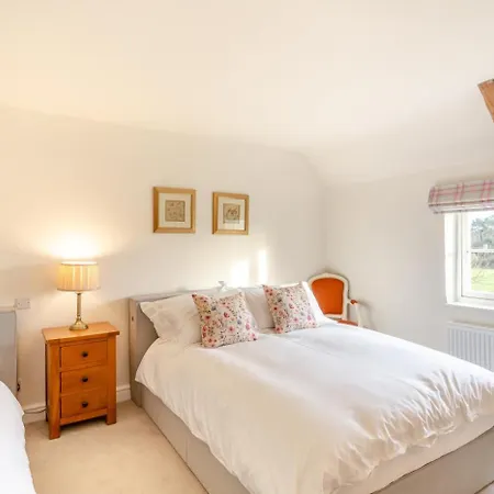 3 Bed In Oc-l34088 Holiday home