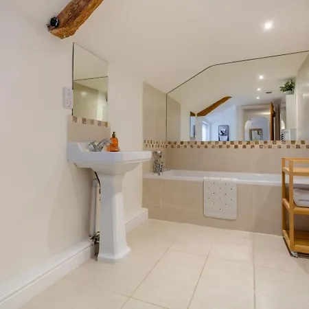 3 Bed In Oc-l34088 Holiday home